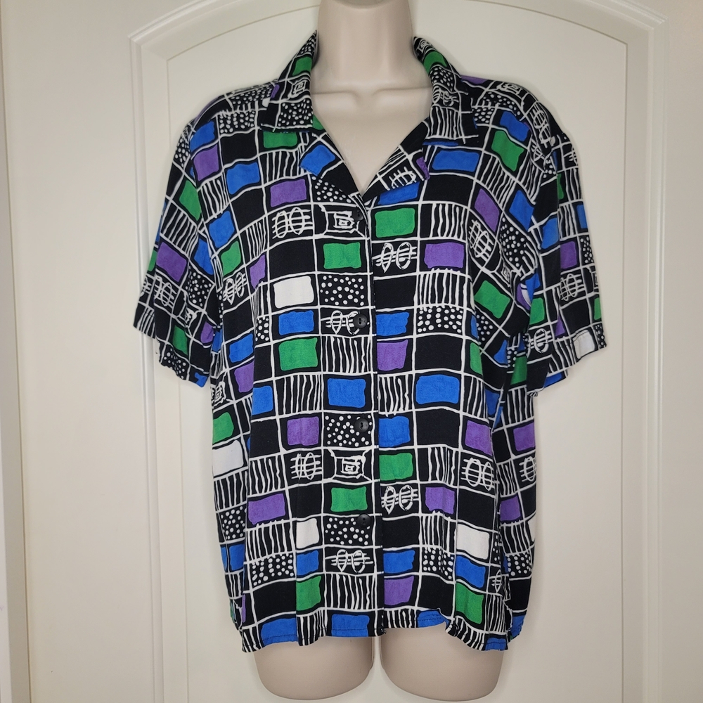 Vintage 80s-90s Womans Geometric Button Down Shirt 90sfashion 80sfashion 80style